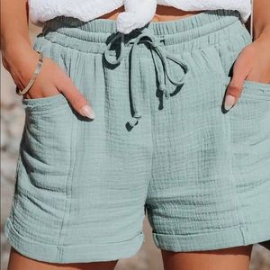 Vici Finally Free Cotton Pocketed Frayed Shorts - size Large - Brand new